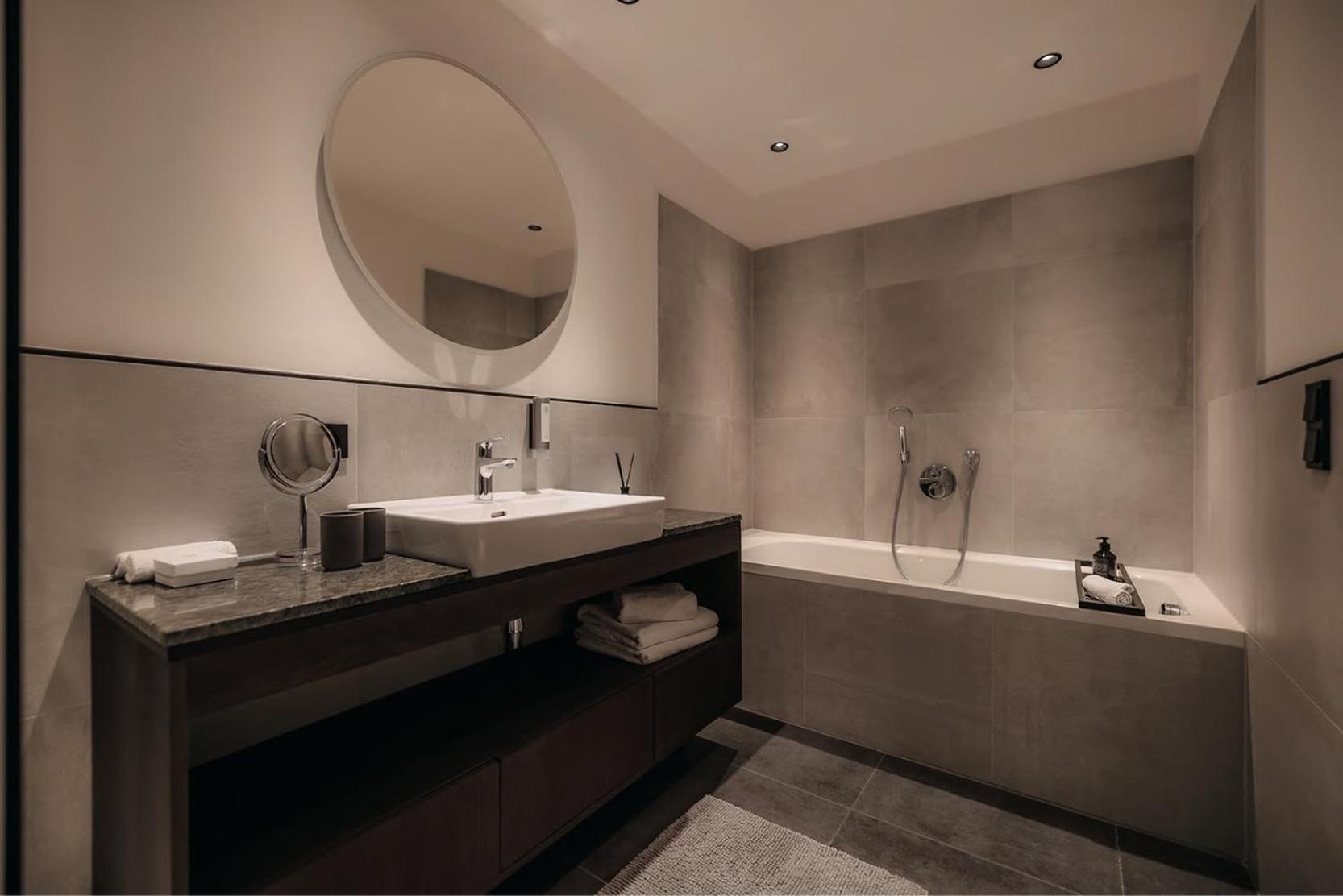 Black Eagle Luxury *