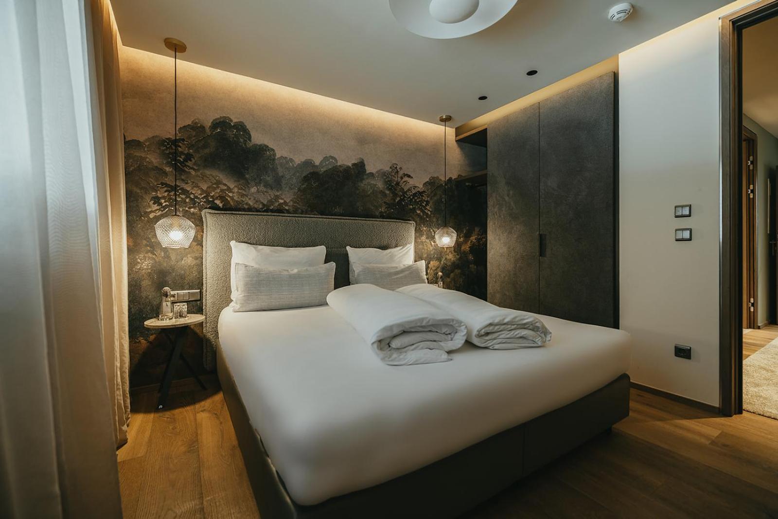 Black Eagle Luxury *